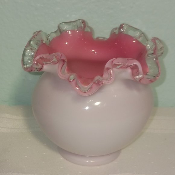 Vintage Fenton Pink Silver Crest Vase ca. 1941 - 1953 - Picture 2 of 4